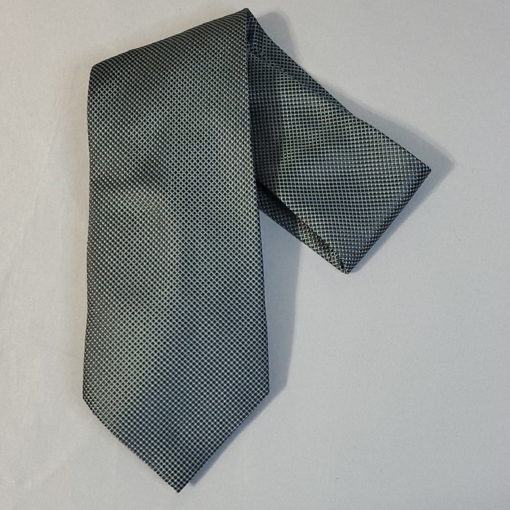 Calvin Klein Collection Modern Dark Gray/Black 100% Silk Patterned Tie EUC